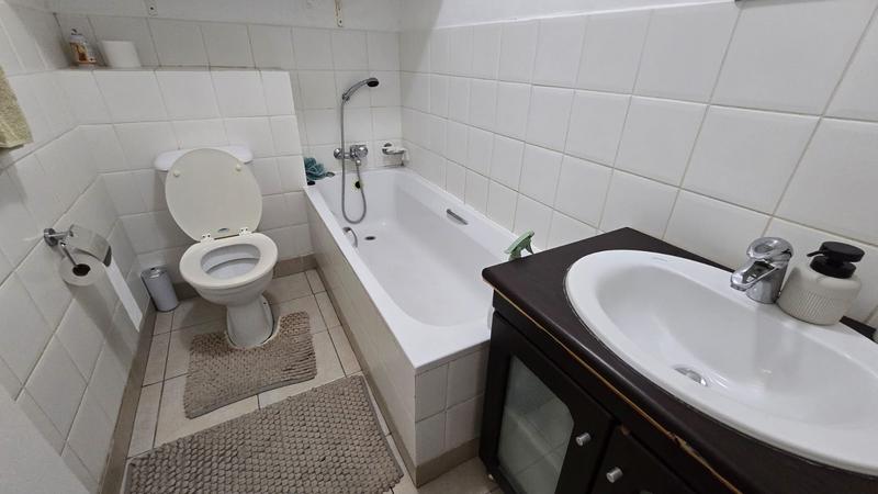 2 Bedroom Property for Sale in Somerset West Western Cape